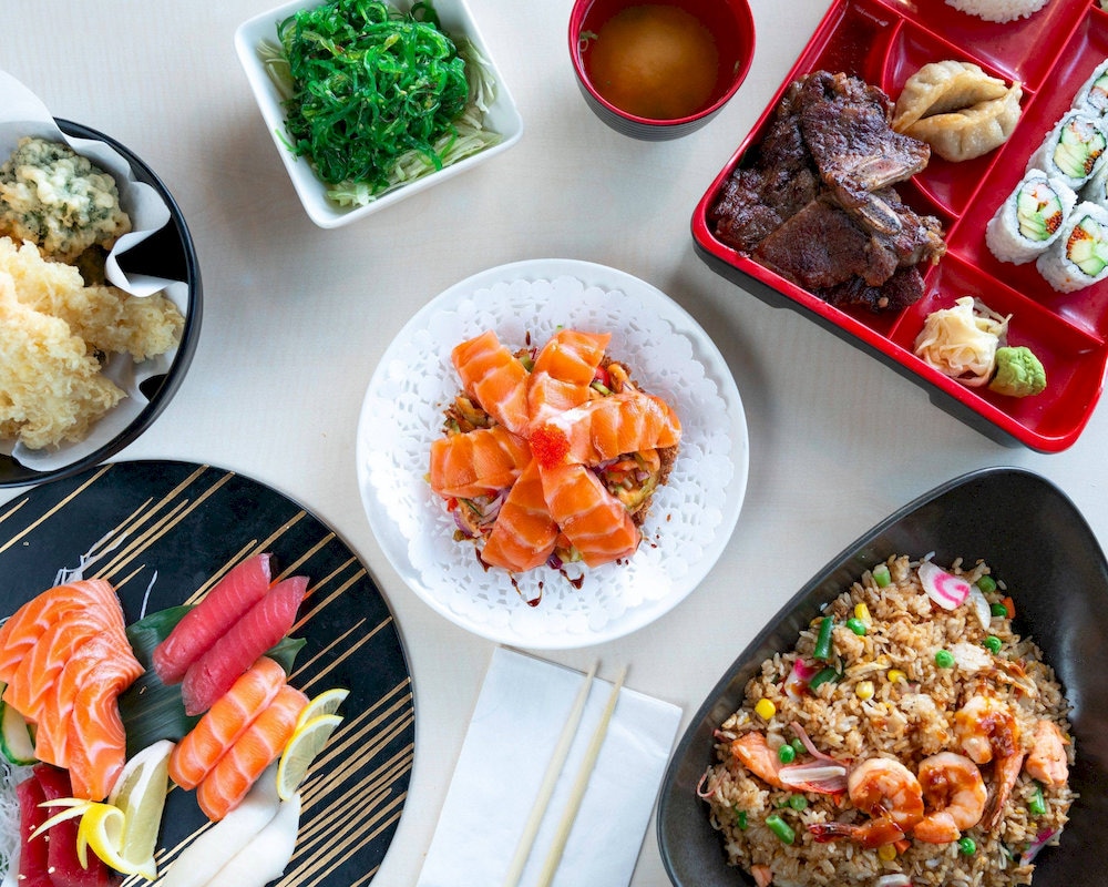 Ginza is a unique conveyor belt restaurant that attracts diners in Hanoi 